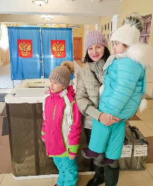 Члены Союза женщин Новосибирской области приняли активное участие в проведении выборов Президента России.