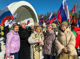 Члены Союза женщин Новосибирской области приняли участие в митинге, посвященном воссоединению Крыма с Россией.