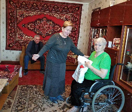 Женсовет р.п. Чик отметил декаду инвалидов посещением жительниц поселка, женщин с ограниченными возможностями здоровья.