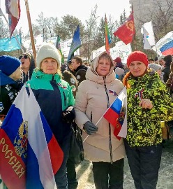 Союз женщин Новосибирской области принял участие в праздничном митинге, посвященном десятилетию воссоединения Крыма с Россией.