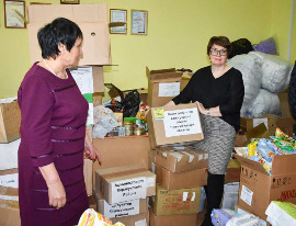 Союз женщин Карасукского района принял активное участие в организации сбора гуманитарной помощи жителям республик Донбасса.