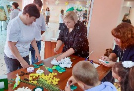 Члены Союза женщин  Здвинского района претворили конкурсный проект «День семьи, любви и верности» в жизнь.