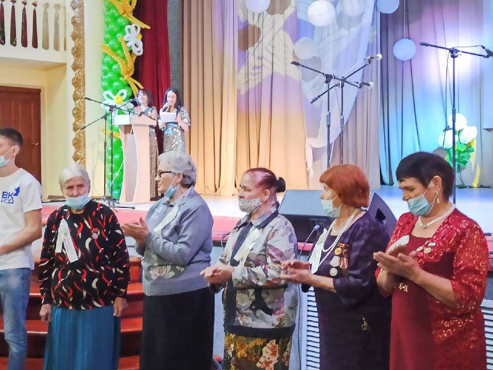 Члены местного отделения Союза женщин Черепановского района Новосибирской области провели районный праздник "Селянка", посвященный Дню Матери. 