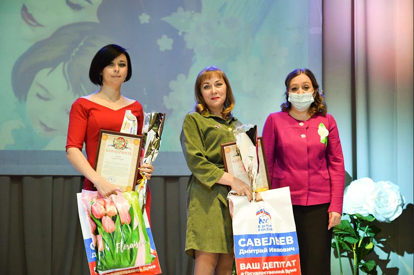 Члены местного отделения Союза женщин Черепановского района Новосибирской области провели районный праздник "Селянка", посвященный Дню Матери. 