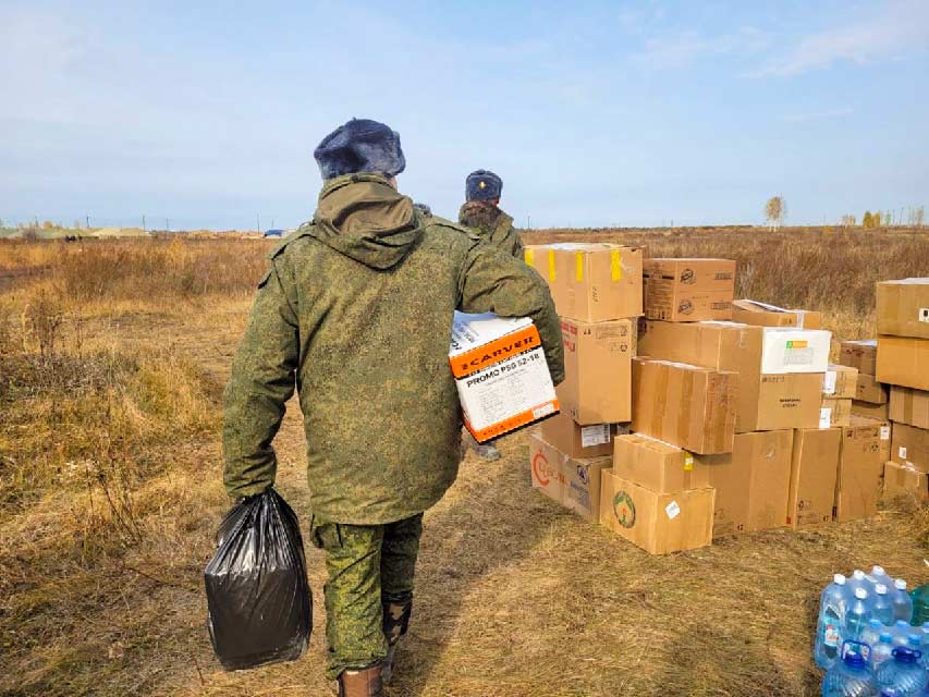 Члены Новосибирского регионального отделения СЖР продолжают отправку посылок для мобилизованных военнослужащих.